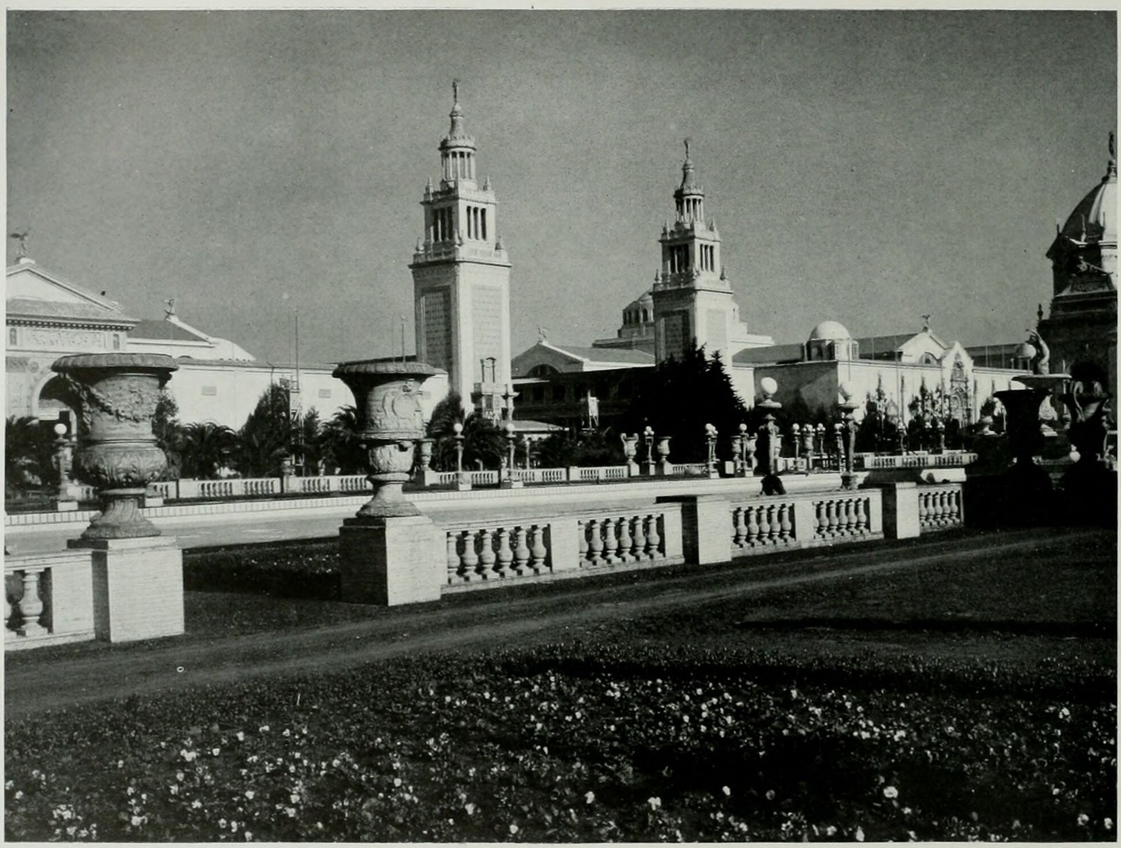 The main group from the Palace of Horticulture
