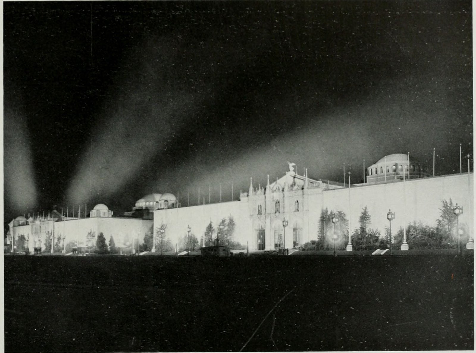 Night on the Marina: the north front of the palaces
