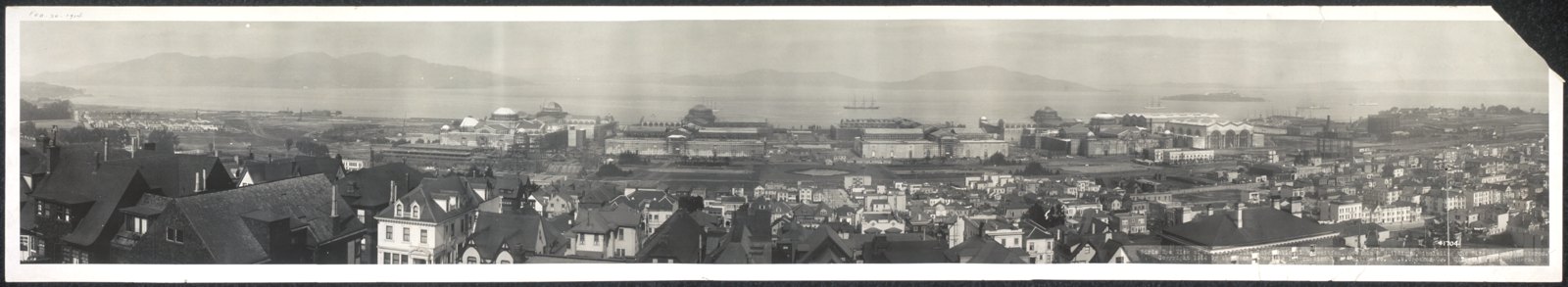 Birds eye view of Panama-Pacific International Exposition, grounds & buildings, including the site a